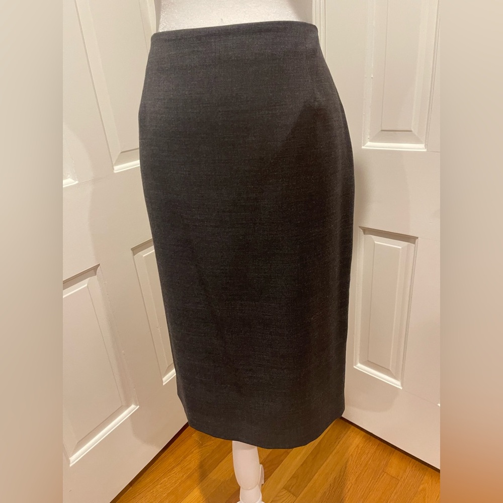 Elegant Italian made Dark Gray Women's Skirt